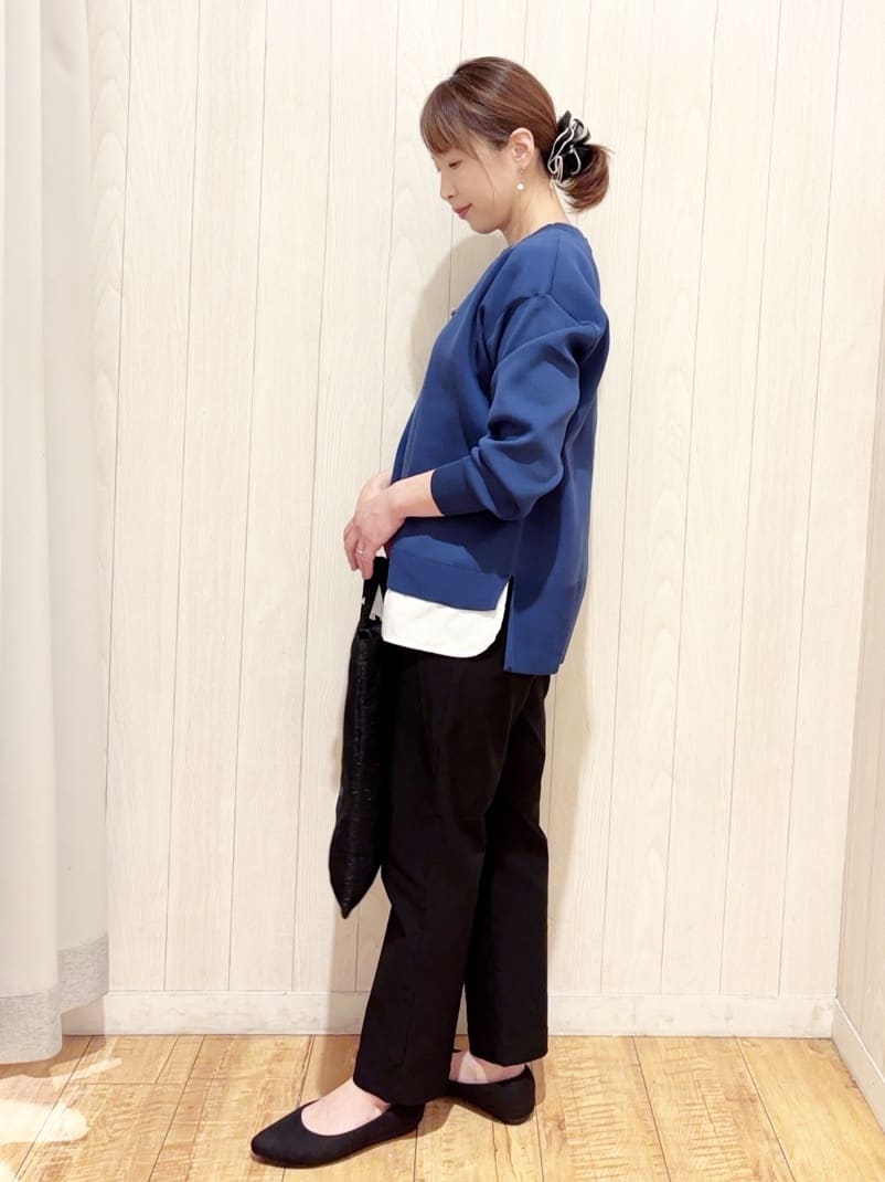 あいこさんの「SHOO･LA･RUE｜【洗える/S-LL/美脚シルエット】ハイパーストレッチ テーパードパンツ」を使ったコーディネート
