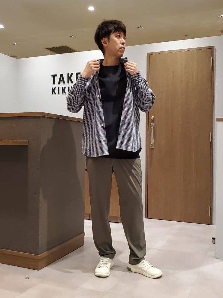 ishidaさんの「TAKEO KIKUCHI｜【抗菌防臭/シーズンレス】シアサッカーギンガムチェック ストレッチシャツ」を使ったコーディネート