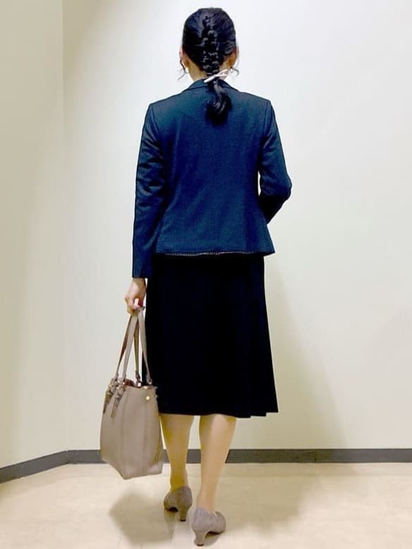  beni_gingerさんの「Reflect｜【きちんと見え／セットアップ可／通勤におすすめ◎】ペプラムプリントブラウス」を使ったコーディネート