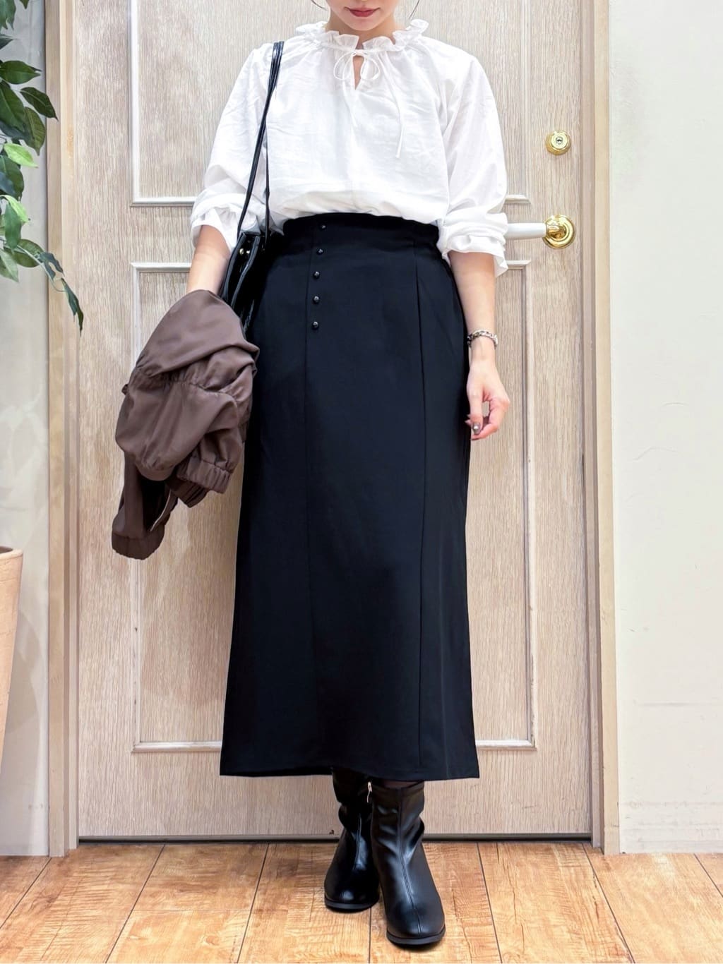 なみさんの「SHOO･LA･RUE｜【S-LL】寒暖差のある時期に 大人上品なシアーブルゾン」を使ったコーディネート