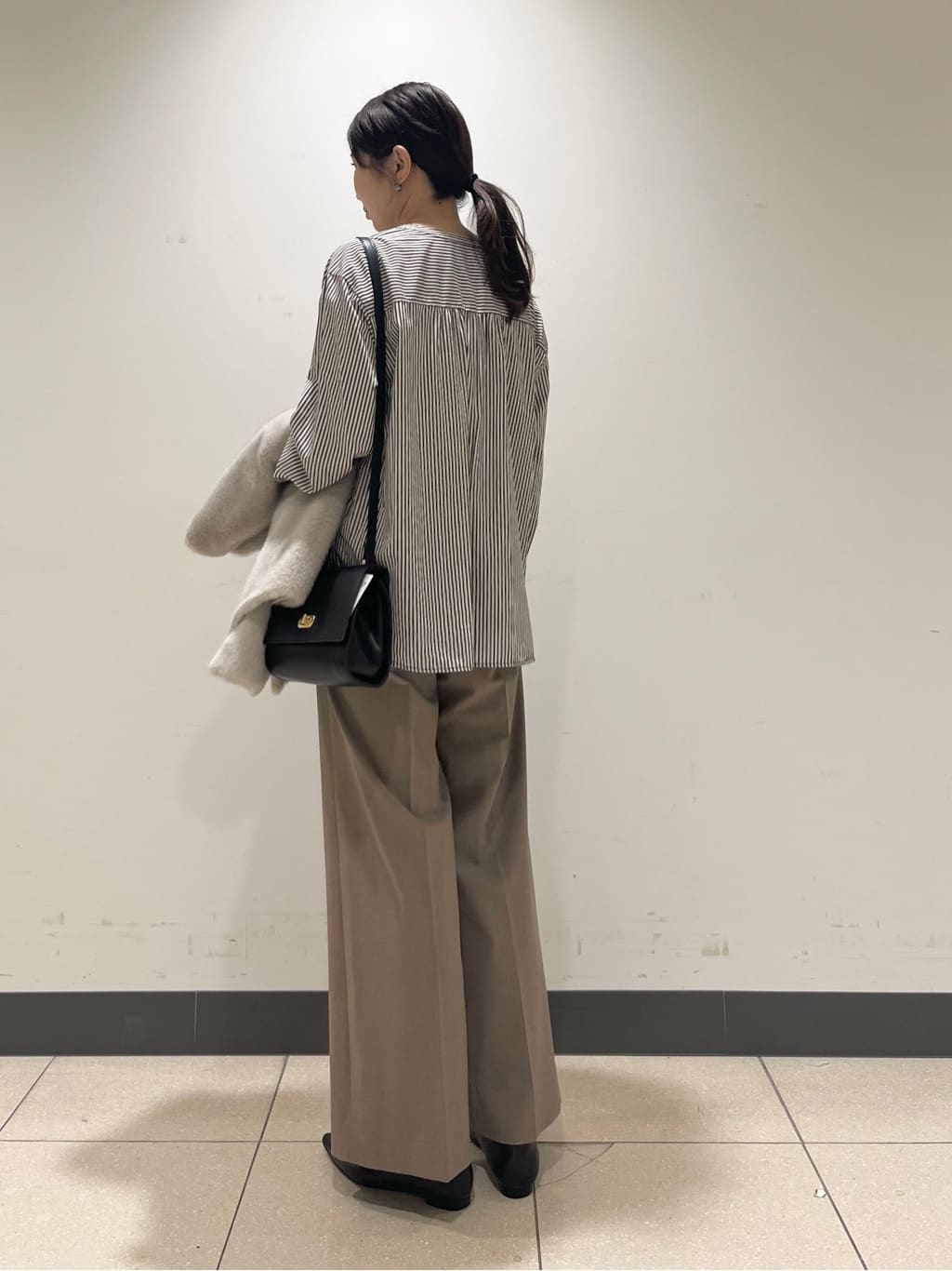 shokoさんの「INDIVI｜【洗える】胸元タックフリル長袖ブラウス」を使ったコーディネート