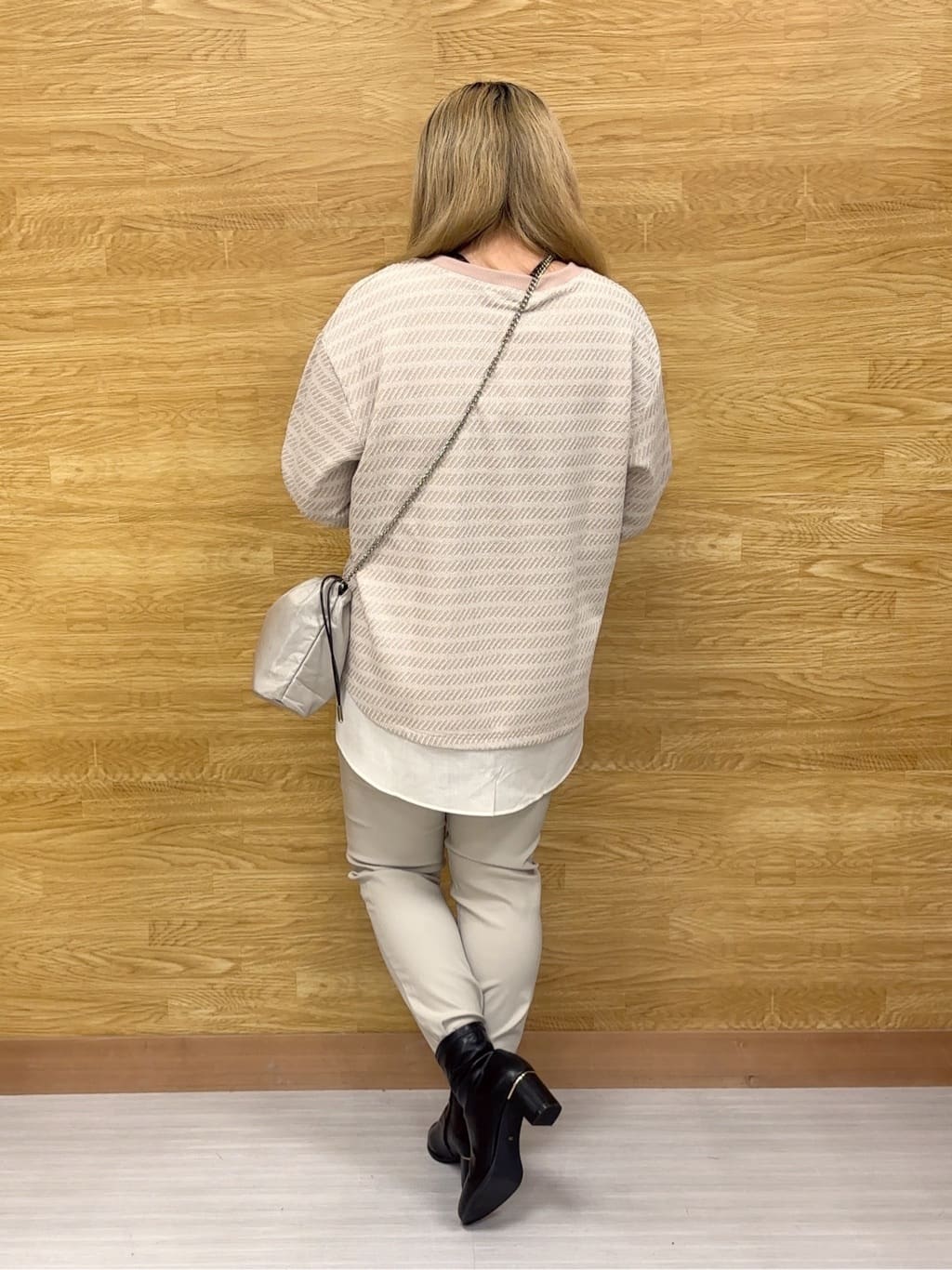 ぁむさんの「SHOO･LA･RUE｜【S-LL/体型カバー】気負わず着られる ジャカード裾フェイクトップス」を使ったコーディネート