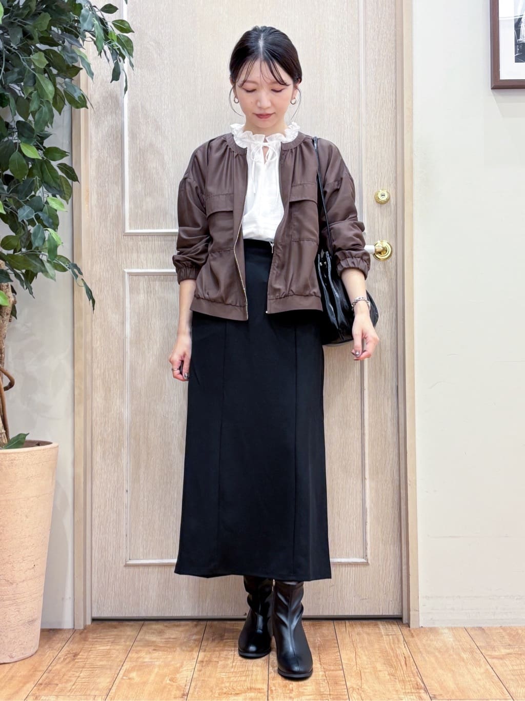 なみさんの「SHOO･LA･RUE｜【S-LL】寒暖差のある時期に 大人上品なシアーブルゾン」を使ったコーディネート