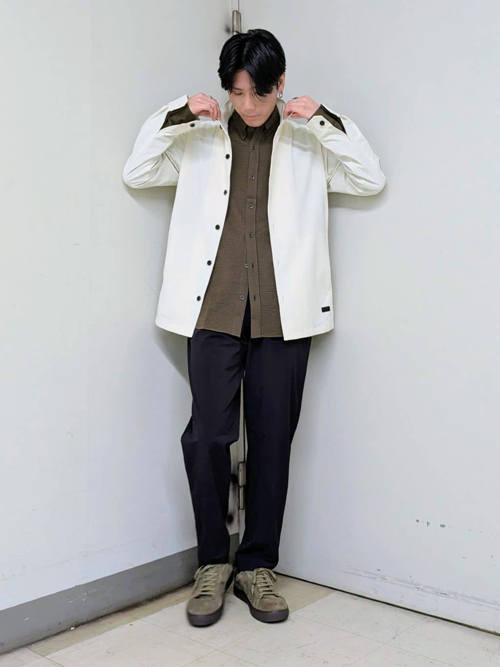 ryoさんの「TAKEO KIKUCHI｜【3D ナイロン ストレッチ】スタンドカラー シャツブルゾン」を使ったコーディネート
