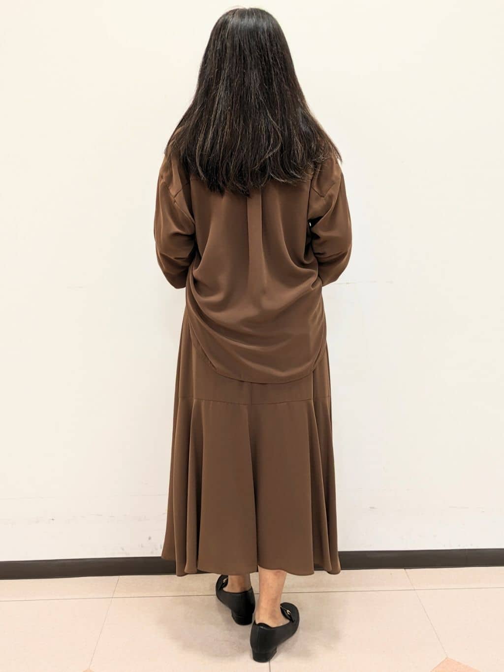 ともさんの「UNTITLED｜【セットアップ可/後ろウエストゴム】リラクパウダースカート」を使ったコーディネート