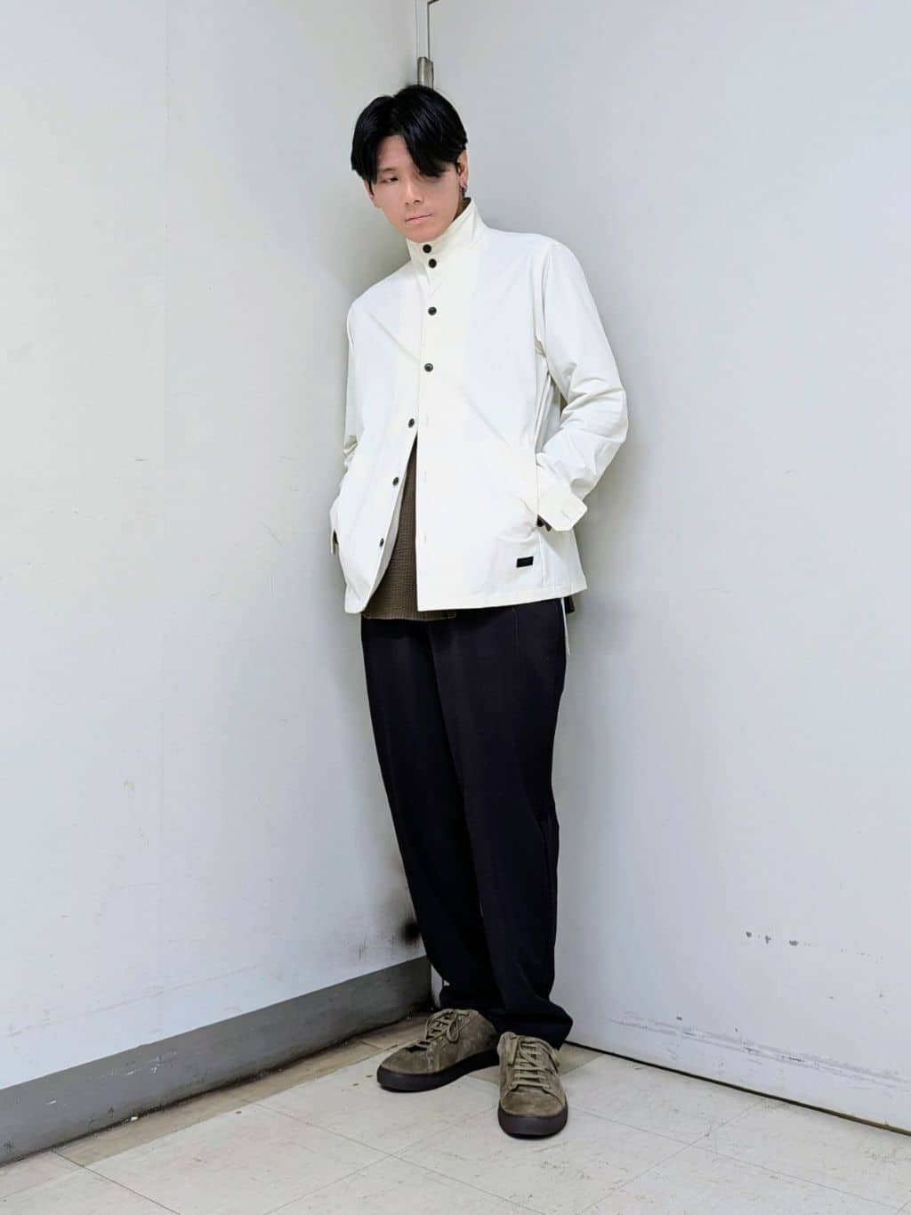 ryoさんの「TAKEO KIKUCHI｜【3D ナイロン ストレッチ】スタンドカラー シャツブルゾン」を使ったコーディネート