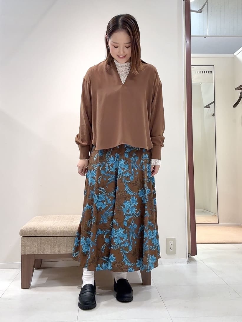 YUIさんの「UNTITLED｜【セットアップ可/スキッパー/ゆったり】リラクパウダーシャツ」を使ったコーディネート