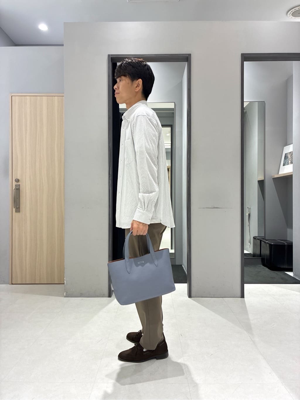 わいずみさんの「TAKEO KIKUCHI｜【抗菌防臭/シーズンレス】シアサッカーギンガムチェック ストレッチシャツ」を使ったコーディネート