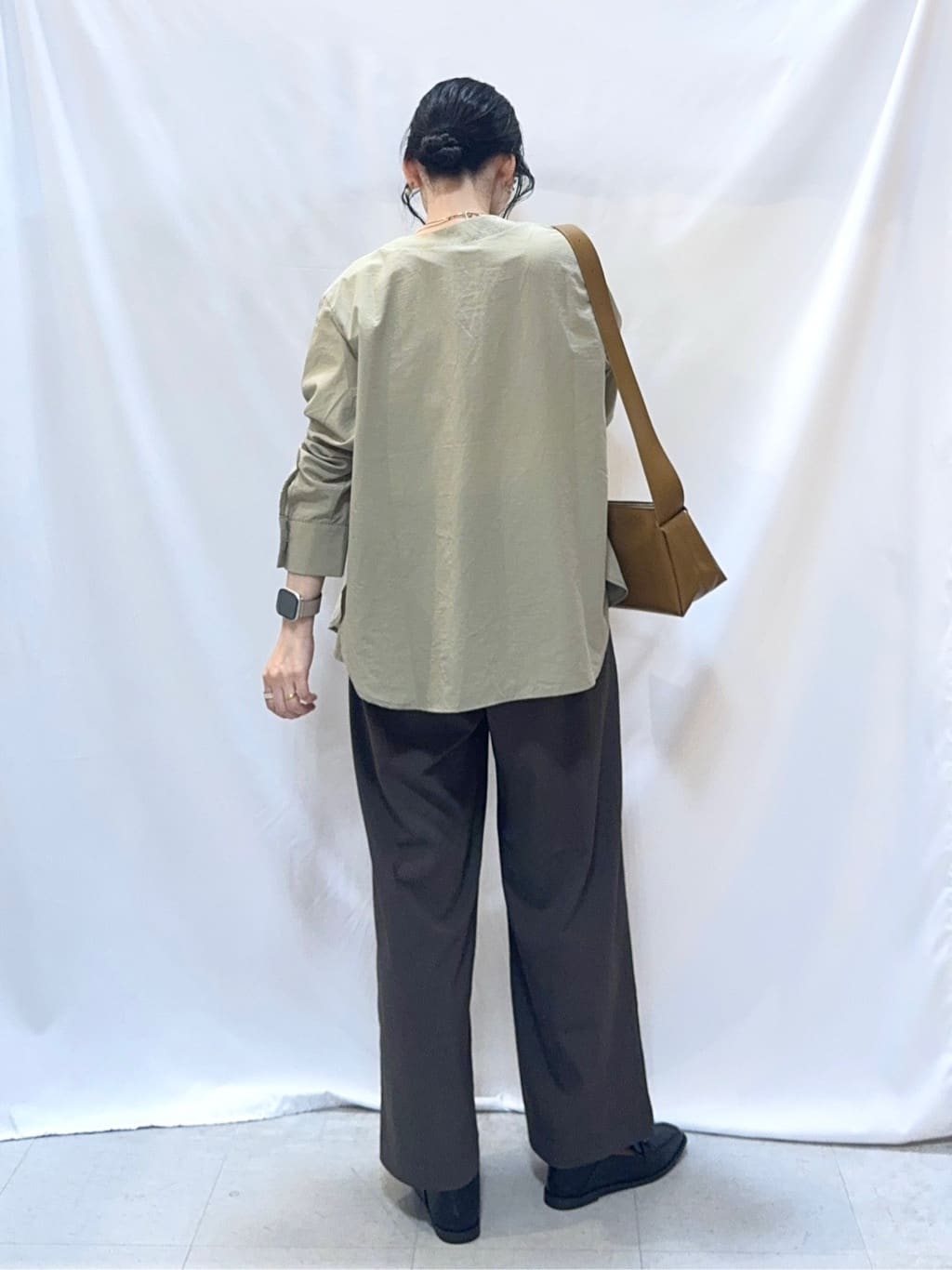 𝐇𝐢𝐫𝐨𝐦𝐢さんの「SHOO･LA･RUE｜【S-LL】大人ヘルシーなこなれ感 オープンカラーシャツ」を使ったコーディネート