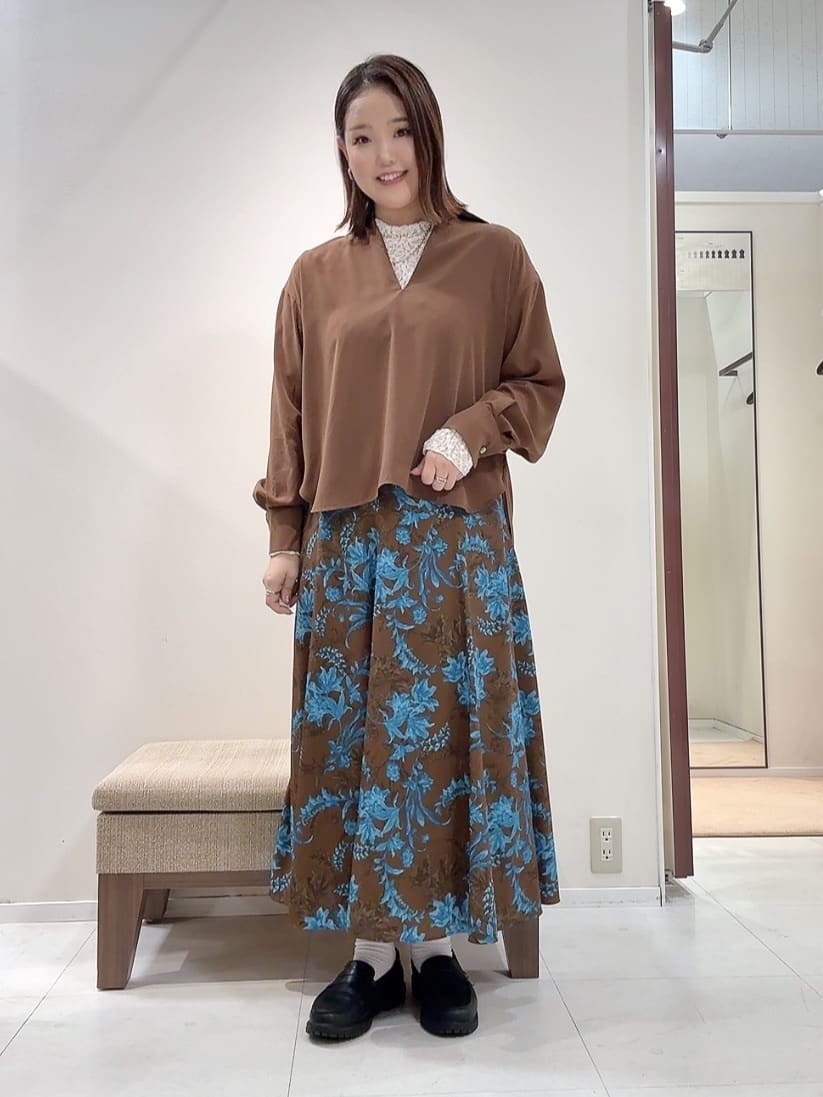 YUIさんの「UNTITLED｜【セットアップ可/スキッパー/ゆったり】リラクパウダーシャツ」を使ったコーディネート