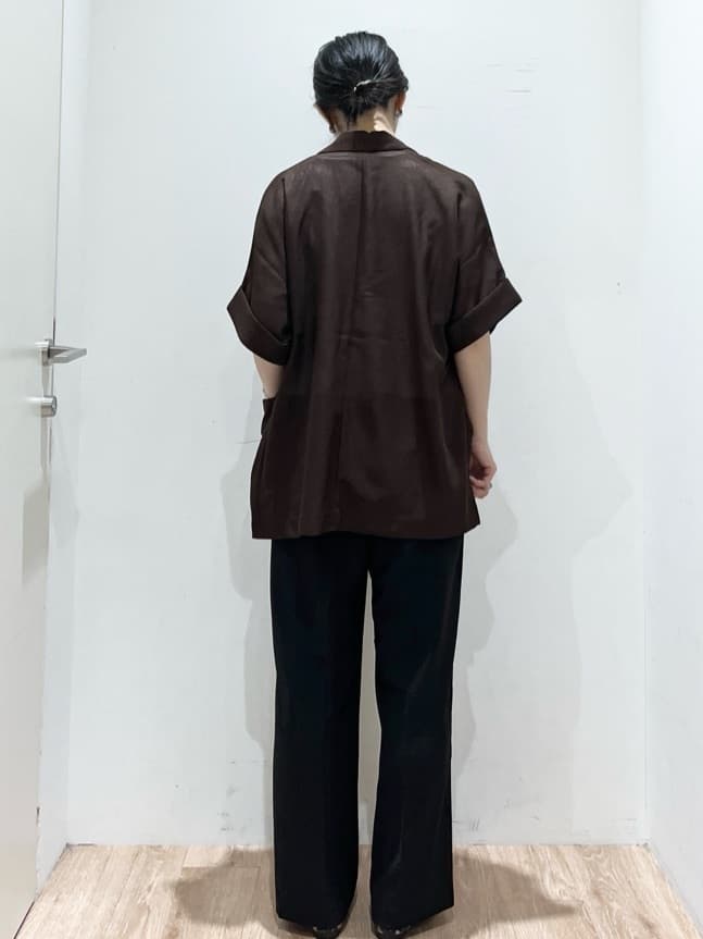 momokoさんの「OPAQUE.CLIP｜メタリック刺繍ロゴTシャツ【接触冷感／洗濯機洗い可】」を使ったコーディネート