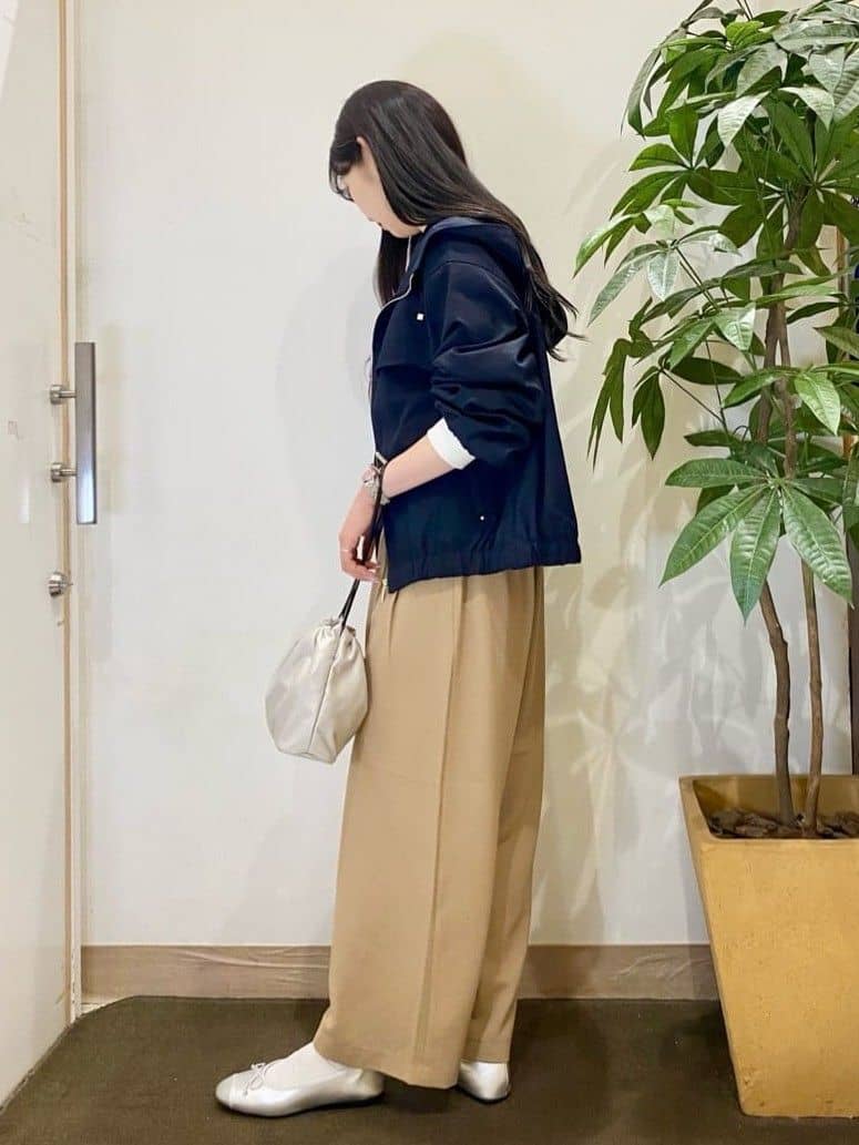 AYUMIさんの「SHOO･LA･RUE｜グラフィックアソート ベーシックロンT」を使ったコーディネート