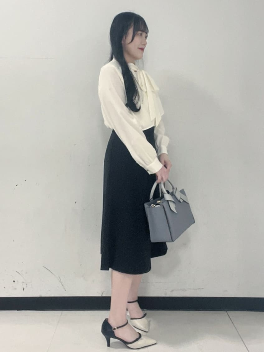 Hitomiさんの「index｜アシンメトリーレイヤードボウタイブラウス【洗濯機OK／イージーアイロン／防シワ】《XS～3L》」を使ったコーディネート
