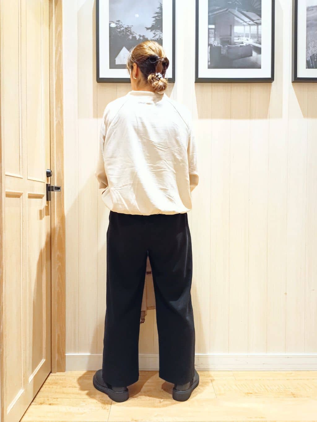 S☆mama さんの「SHOO･LA･RUE｜【S-LL/ストレッチ】脚のラインを拾いにくい スマートワイドパンツ」を使ったコーディネート