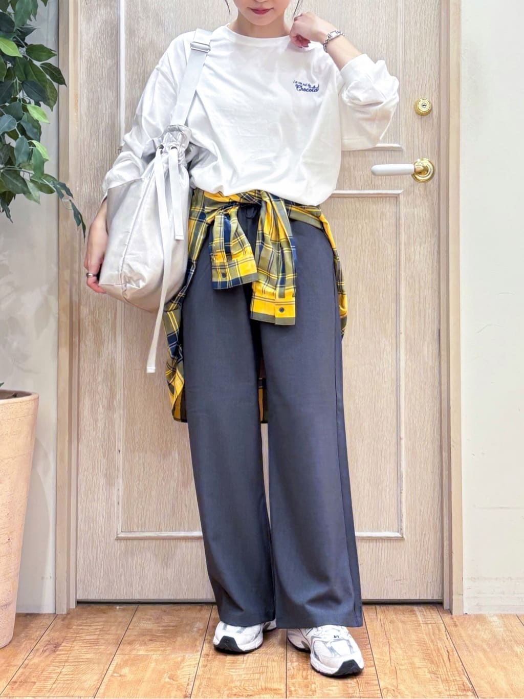 なみさんの「SHOO･LA･RUE｜【洗濯機可/S-LL】程よい抜け感 大人のチェックシャツ」を使ったコーディネート