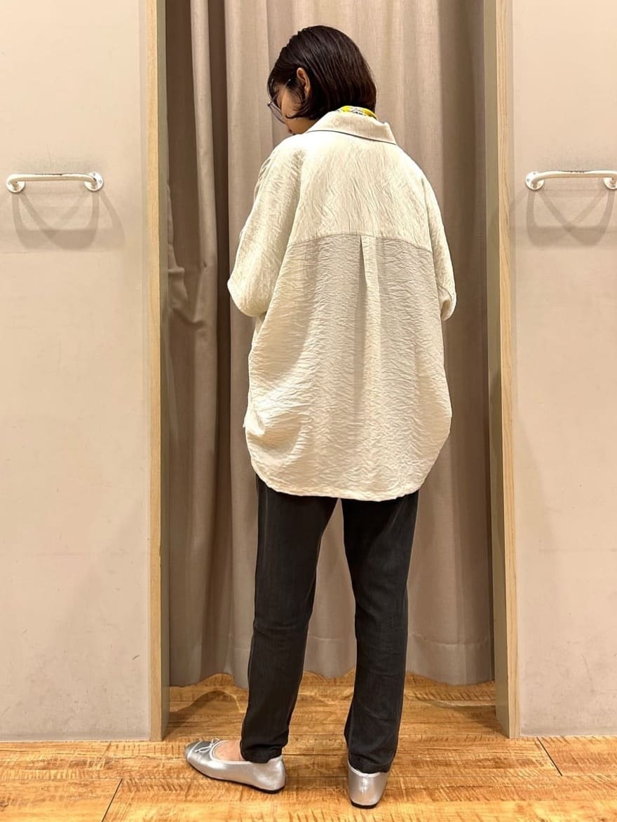 じゅのさんの「SHOO･LA･RUE｜【洗える/S-LL/5分袖】1枚でも羽織としても。さらさらドレープシャツ」を使ったコーディネート