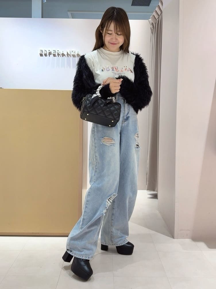 neinaさんの「ESPERANZA｜【ラク盛り／ショートブーツ】リピーター続出／脚長美脚　厚底レースアップブーツ」を使ったコーディネート