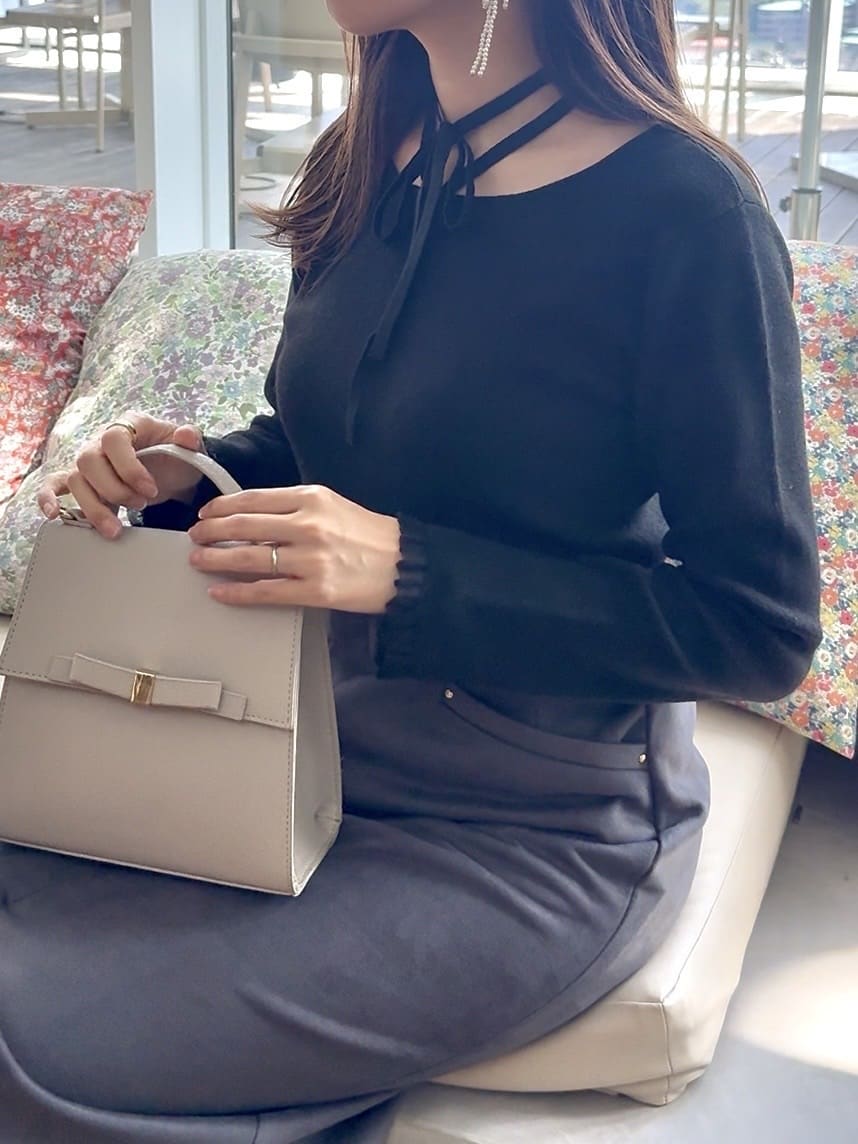 teiさんの「Couture brooch｜【大人可愛い・リボン取り外し可】前後2WAYラメリブ シアープチフリルニット」を使ったコーディネート