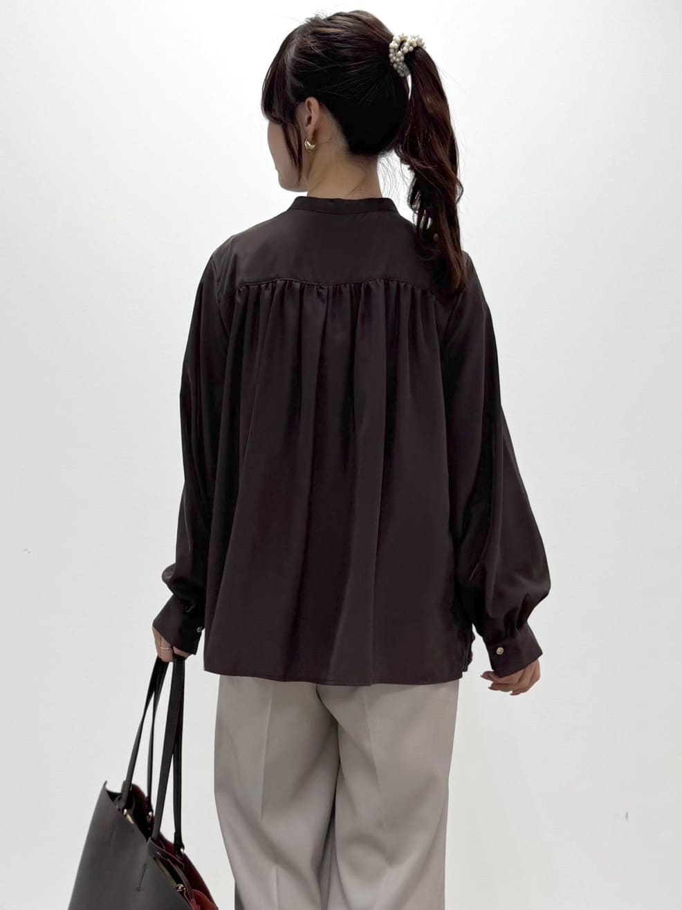 kozuさんの「index｜ベルト付き2タックワイドパンツ【洗濯機OK／ストレッチ／防シワ／イージーアイロン】」を使ったコーディネート