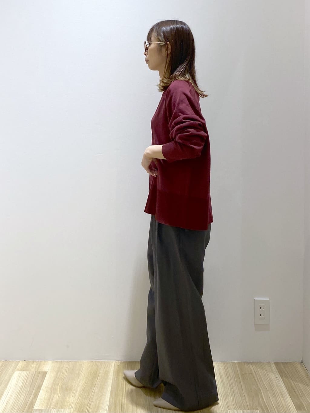 えりさんの「OPAQUE.CLIP｜リラクシーVネックニット【洗濯機洗OK】《6col》」を使ったコーディネート