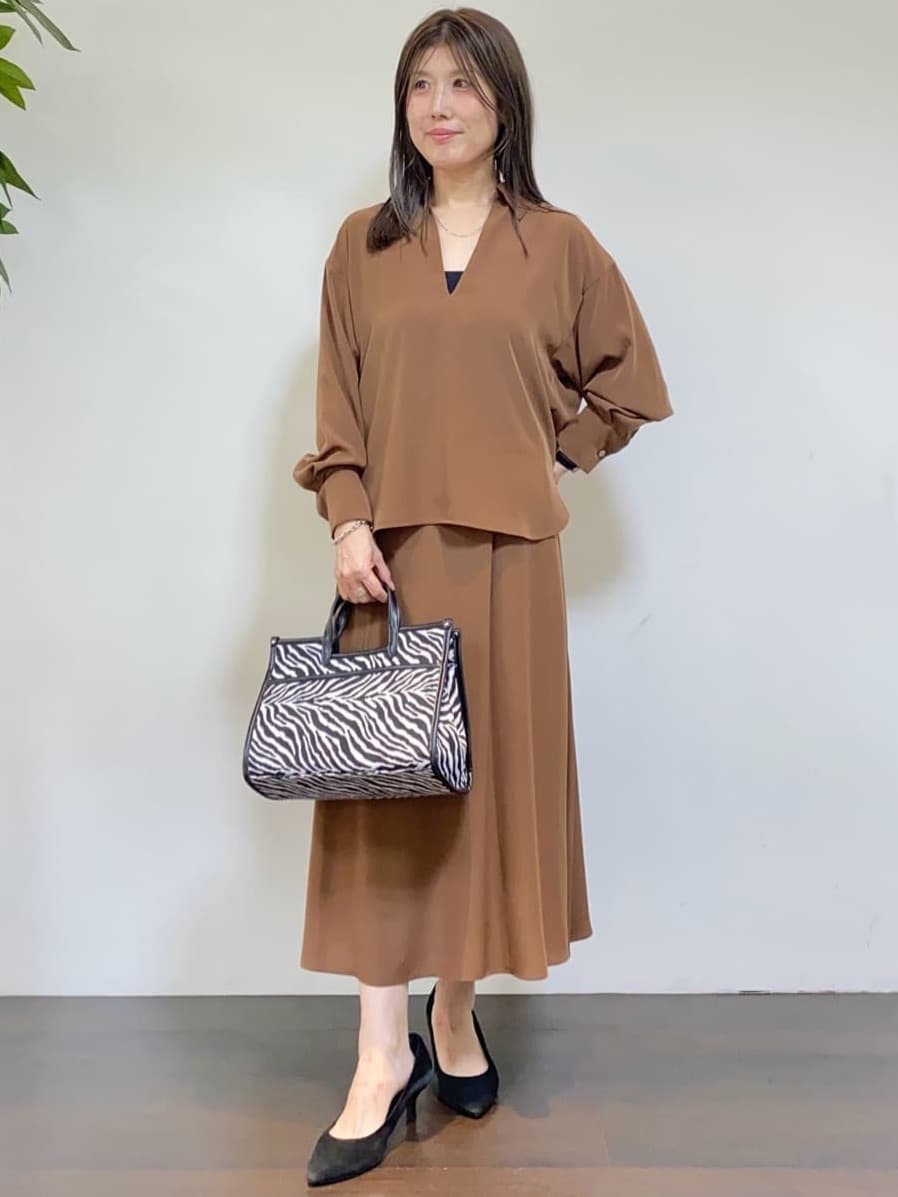 tomoさんの「UNTITLED｜【セットアップ可/スキッパー/ゆったり】リラクパウダーシャツ」を使ったコーディネート