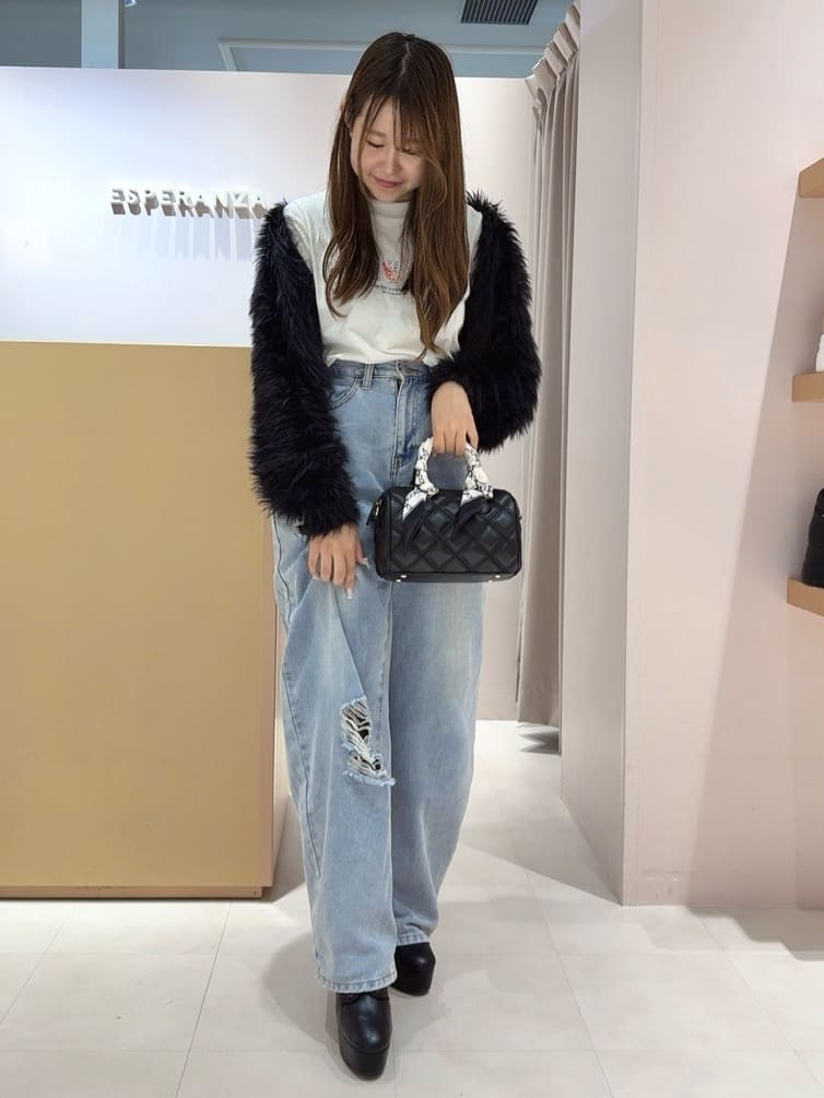 neinaさんの「ESPERANZA｜【ラク盛り／ショートブーツ】リピーター続出／脚長美脚　厚底レースアップブーツ」を使ったコーディネート