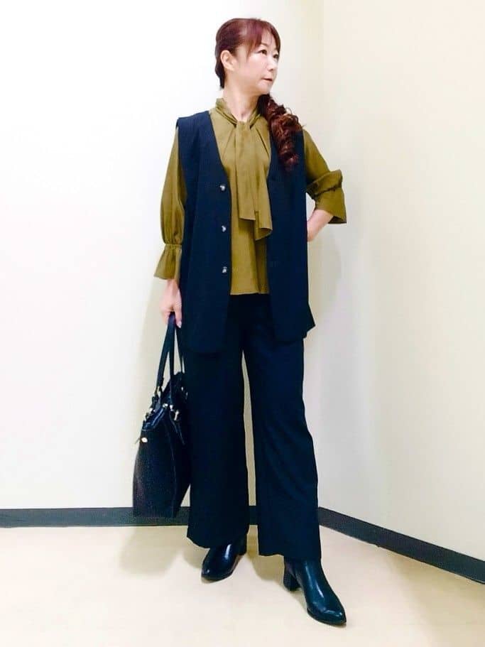 花さんの「Reflect｜【ウエスト総ゴム／セットアップ／単品使いOK◎】ベスト＋ストレートパンツセット」を使ったコーディネート