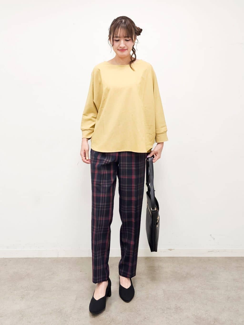 ゆゆさんの「SHOO･LA･RUE｜【高レビュー/洗濯後しわになりにくい】1枚でサマ見え 8分袖ドルマンブラウス」を使ったコーディネート