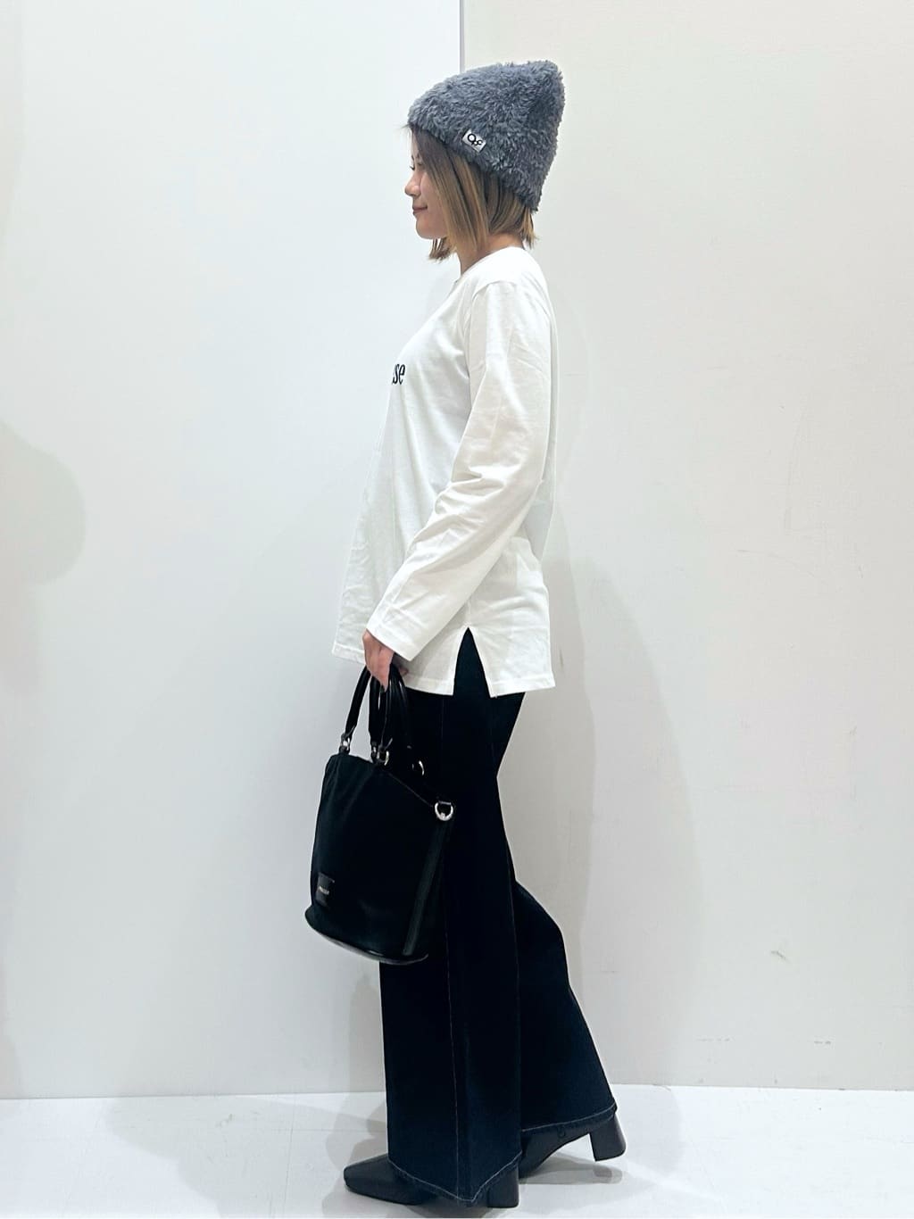 suzukaさんの「OPAQUE.CLIP｜ロングロゴTシャツ【洗濯機OK】」を使ったコーディネート