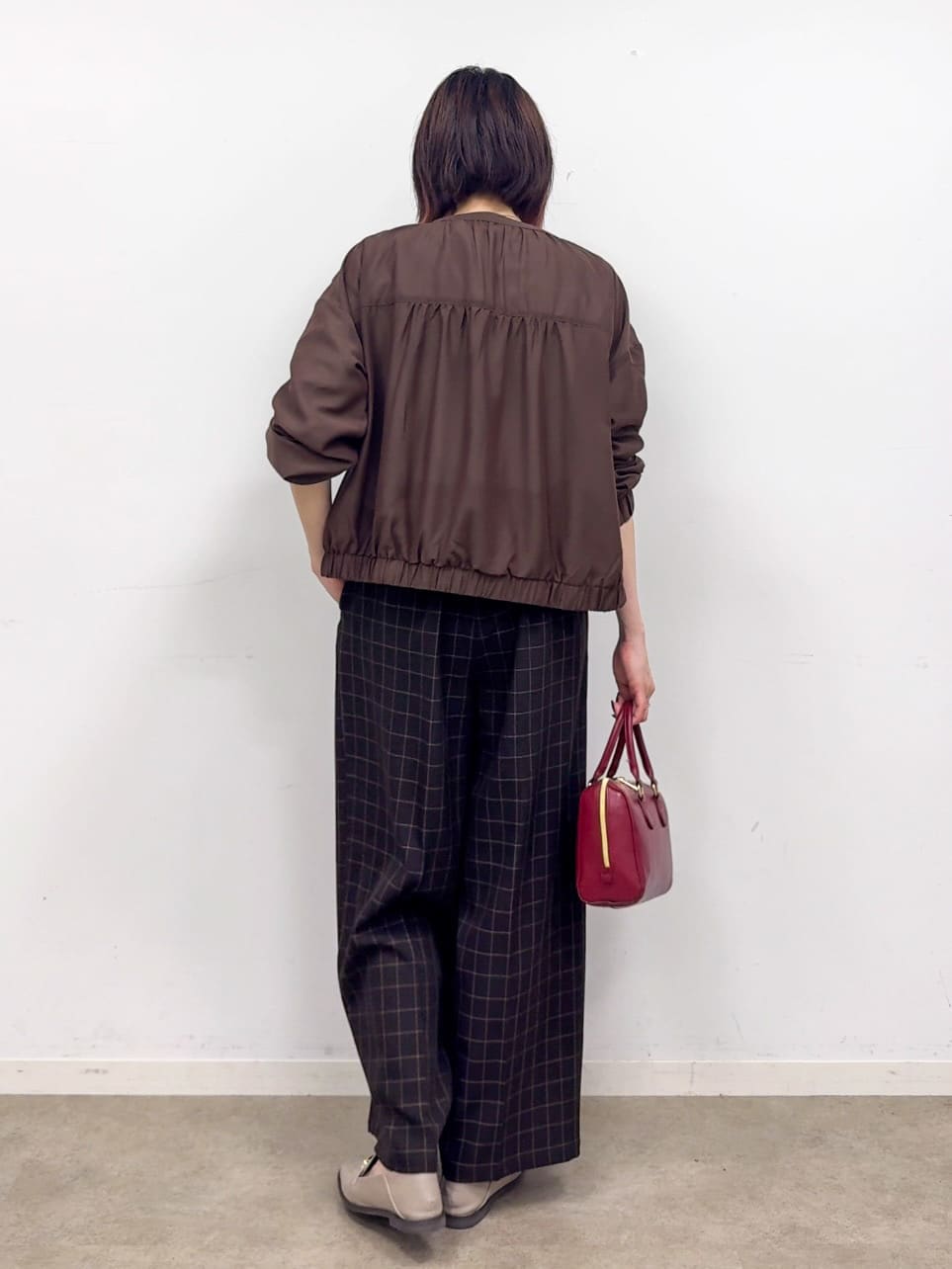 𝐜𝐡𝐢𝐤𝐚さんの「SHOO･LA･RUE｜【S-LL】寒暖差のある時期に 大人上品なシアーブルゾン」を使ったコーディネート