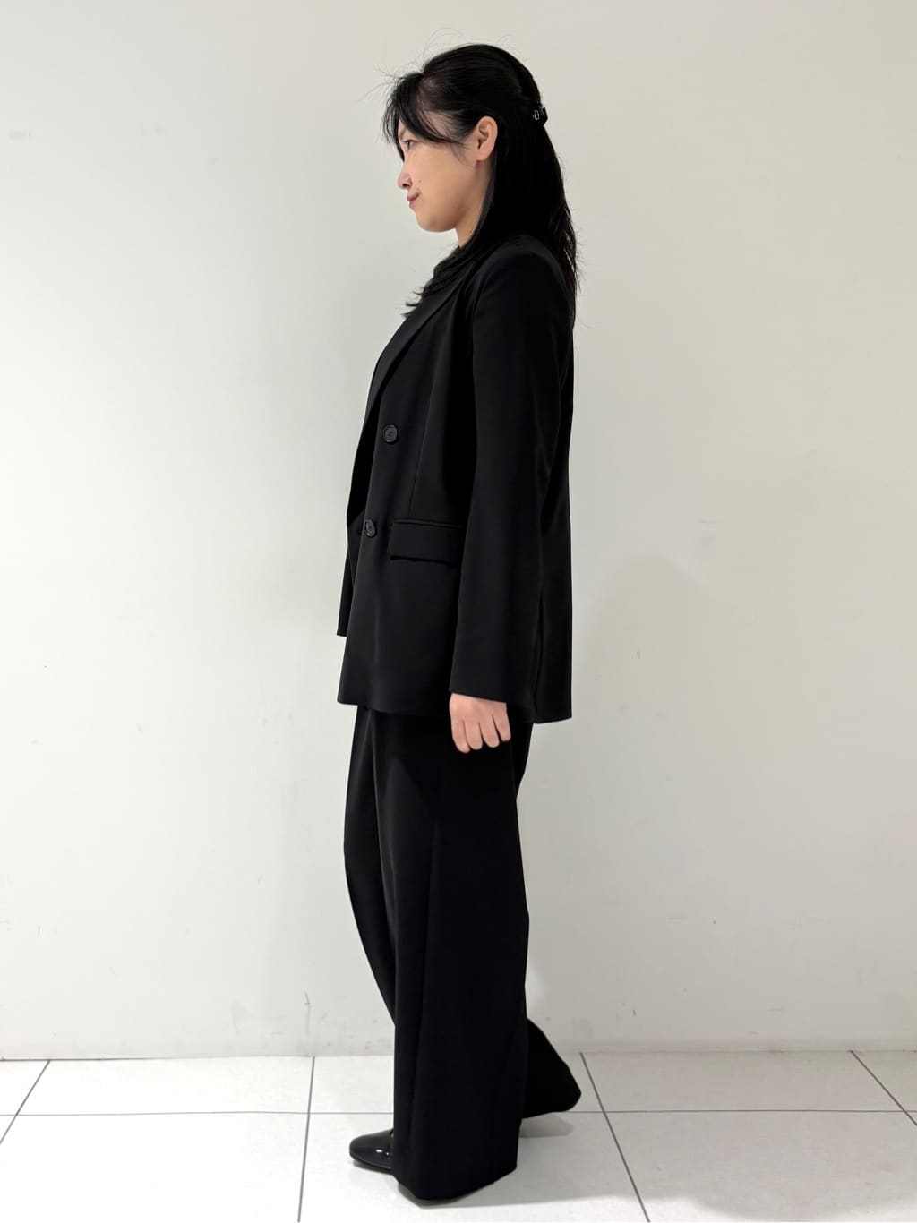 momokoさんの「INDIVI｜【軽く羽織れる！】ダブルジャケット」を使ったコーディネート
