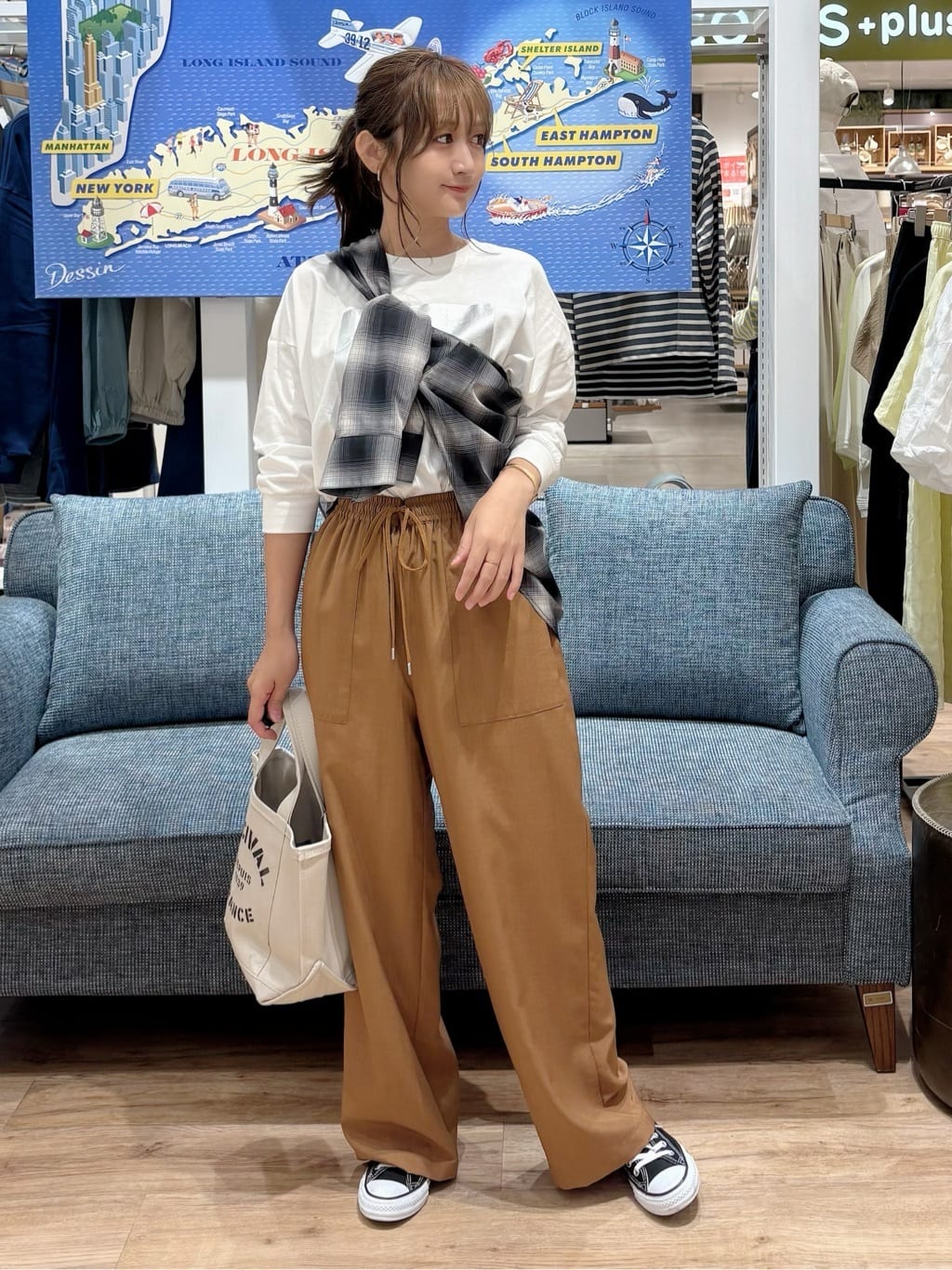 yuinaさんの「Dessin｜【洗える】箔プリントロングTシャツ」を使ったコーディネート
