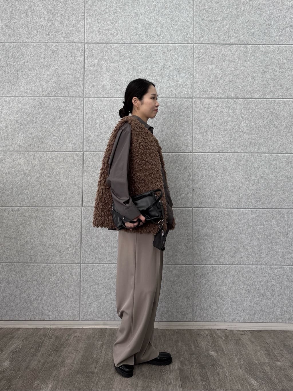 ひなさんの「INDIVI｜Comfy SET UP｜イージーストレートワイドパンツ【セットアップ対応／通勤/カセット服】」を使ったコーディネート