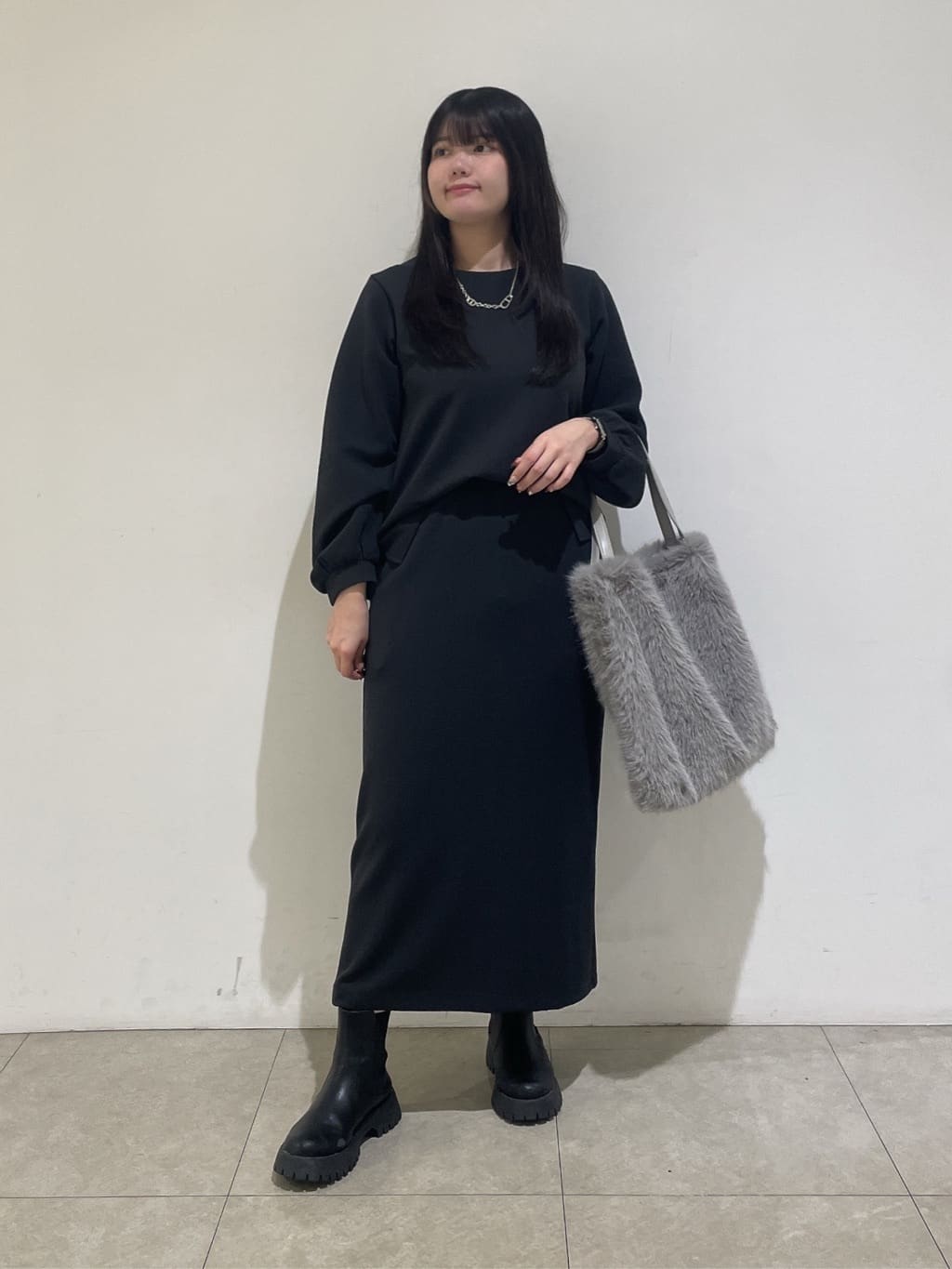 emikaさんの「INDIVI｜【SETUP可能／袖コンシャス】ダンボールジャージトップス」を使ったコーディネート