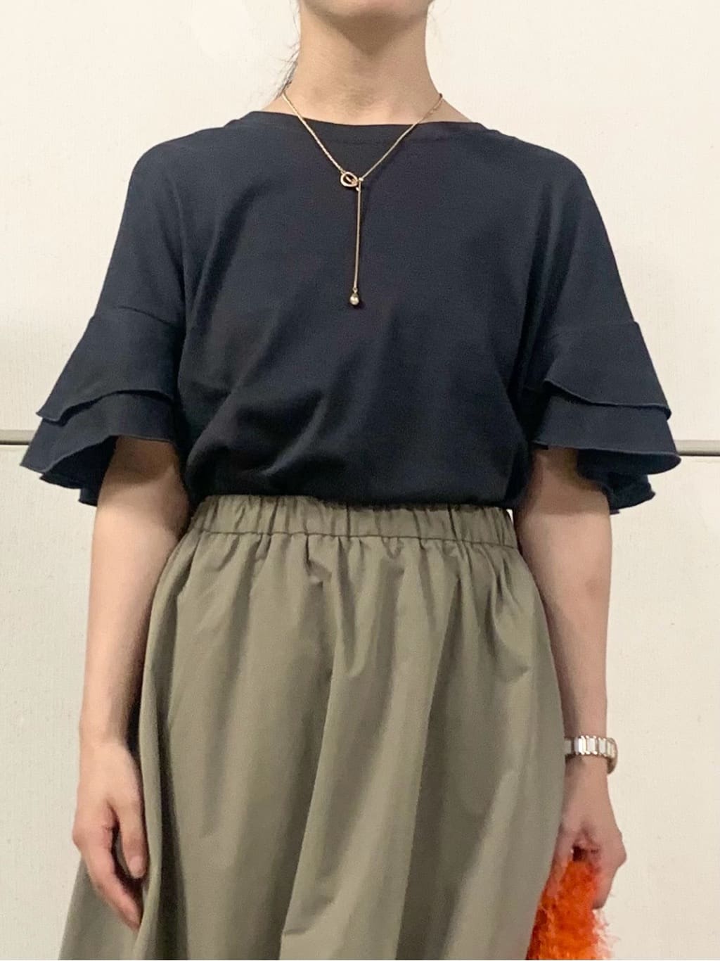 sahoさんの「THE SHOP TK｜【汗染み防止】袖フリルTシャツ【UVカット/洗濯機OK】」を使ったコーディネート