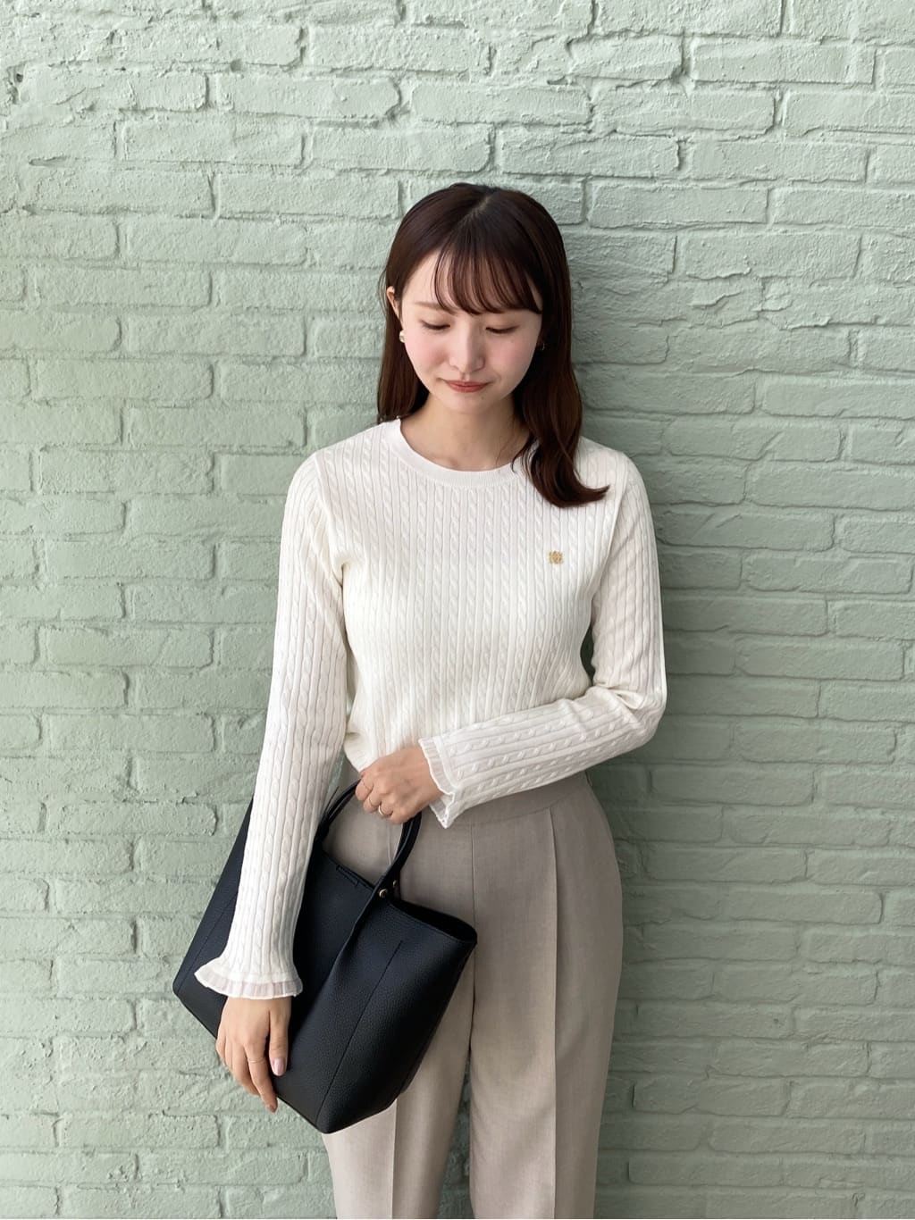 みさかさんの「index｜ウールライクストレッチテーパードパンツ／セットアップ対応【洗濯機OK】」を使ったコーディネート