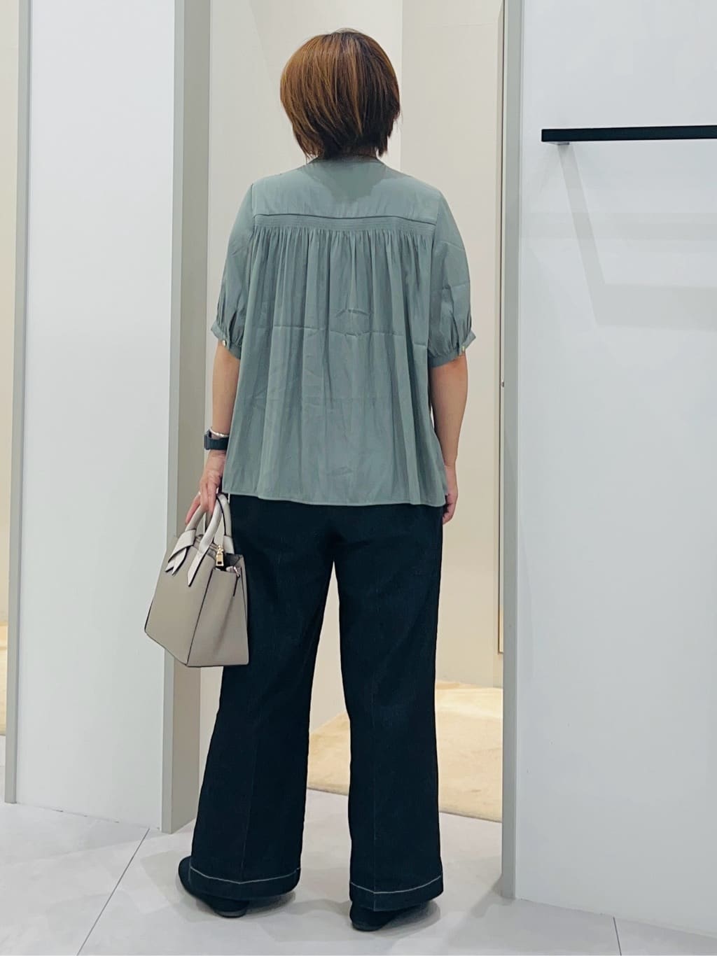 Naruさんの「THE SHOP TK｜【インしなくも決まる】サテンギャザー5分袖ブラウス」を使ったコーディネート