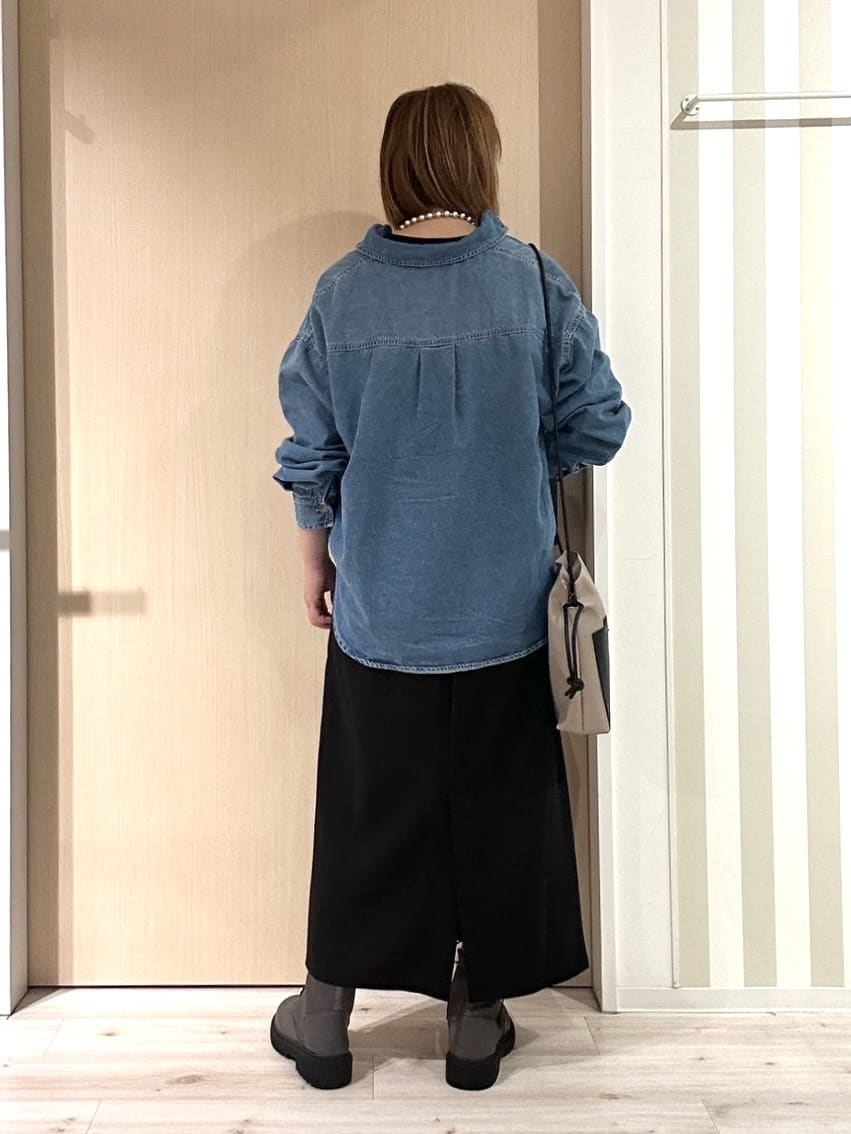 ぷくりんさんの「SHOO･LA･RUE｜【洗濯後しわになりにくい】ポケット付き ナロースカート」を使ったコーディネート