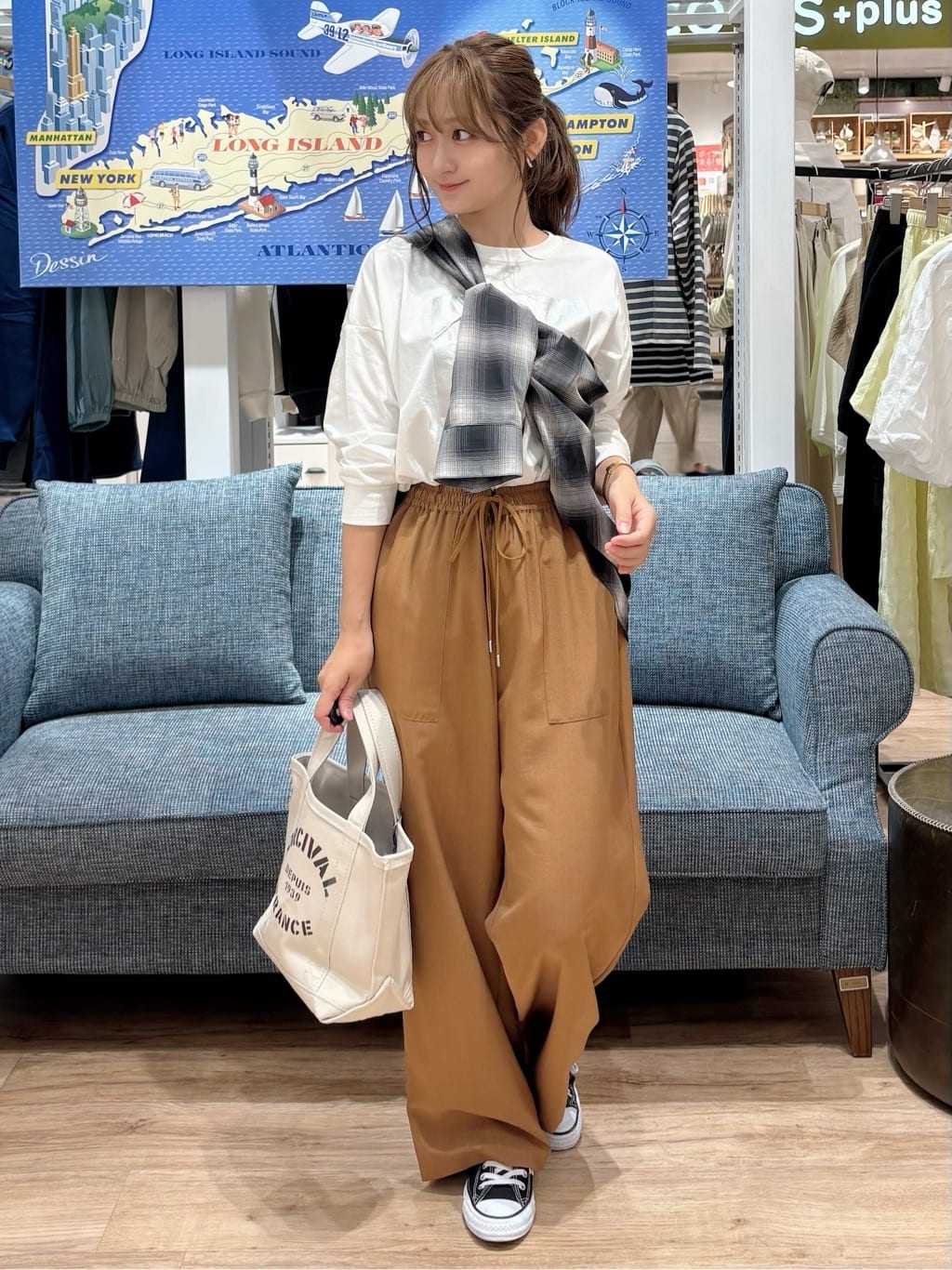 yuinaさんの「Dessin｜【洗える】箔プリントロングTシャツ」を使ったコーディネート