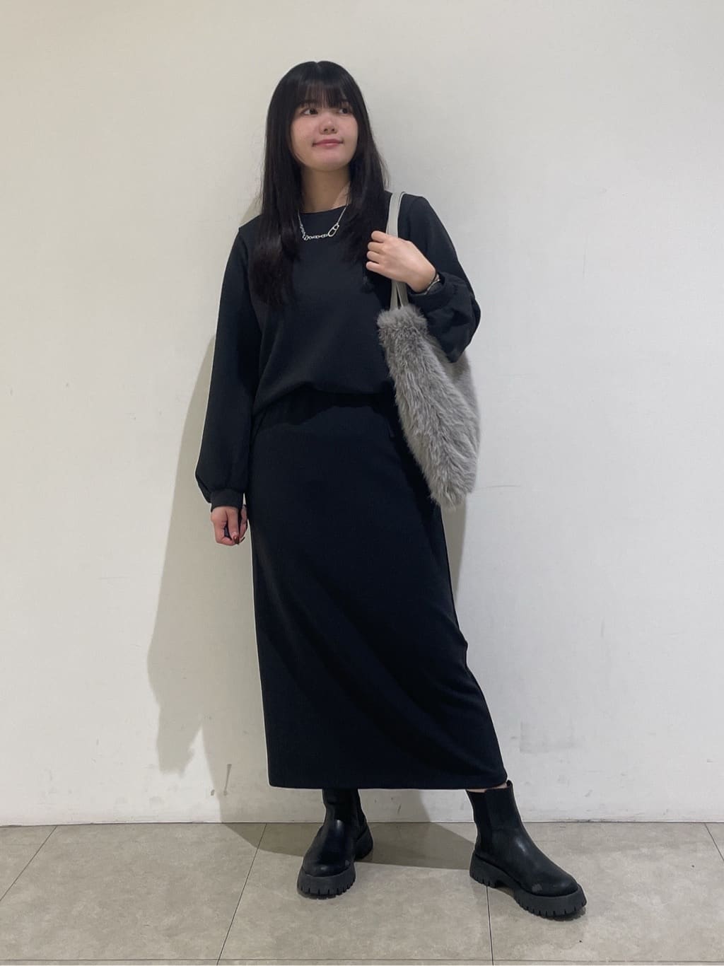 emikaさんの「INDIVI｜【SETUP可能／袖コンシャス】ダンボールジャージトップス」を使ったコーディネート