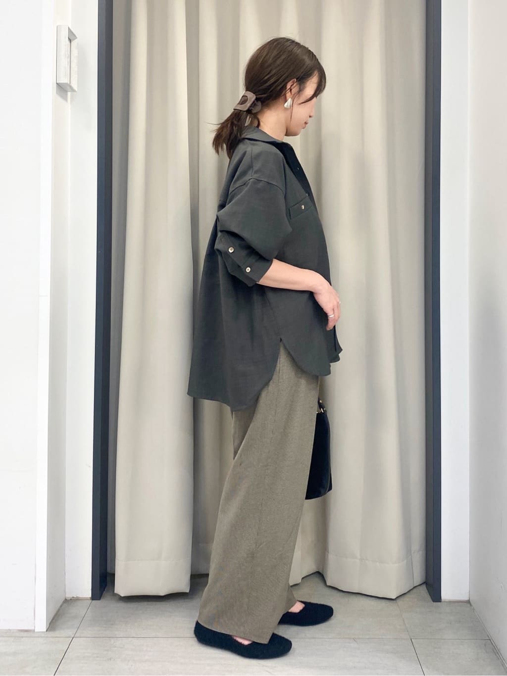 eguchiさんの「grove｜【カセット服/選べる着丈】洗濯機で洗えるオーバーシャツ」を使ったコーディネート