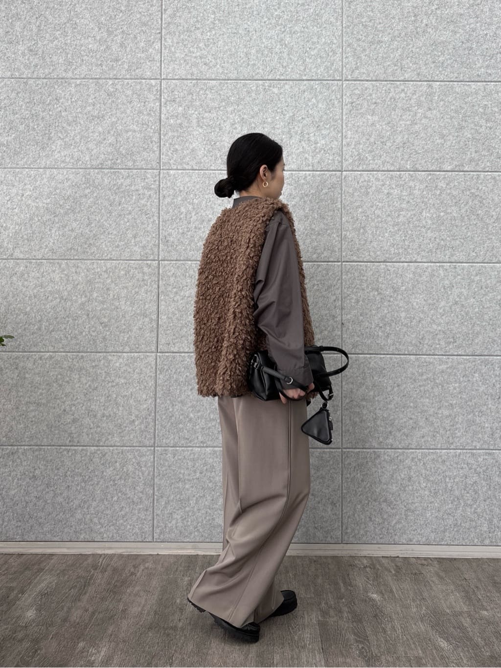 ひなさんの「INDIVI｜Comfy SET UP｜イージーストレートワイドパンツ【セットアップ対応／通勤/カセット服】」を使ったコーディネート