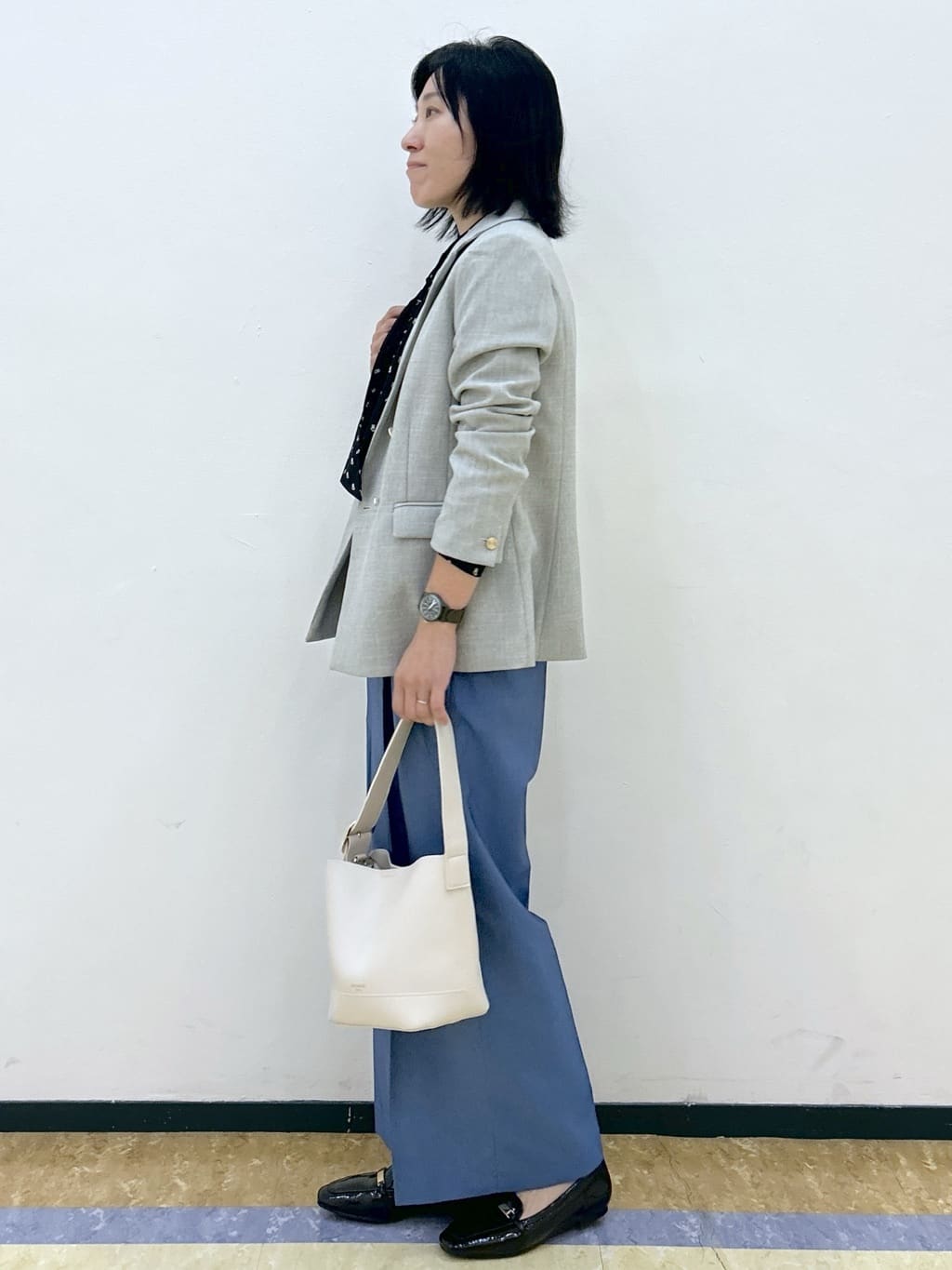 su.さんの「index｜アシンメトリーレイヤードボウタイブラウス【洗濯機OK／イージーアイロン／防シワ】《XS～3L》」を使ったコーディネート