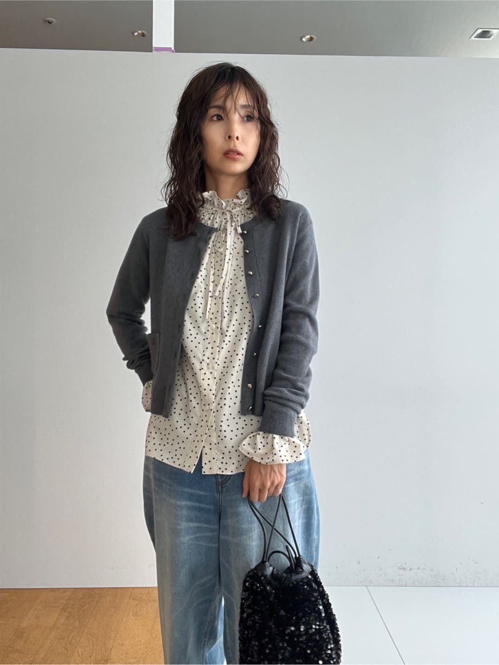 misaさんの「DRESSTERIOR｜ヴィンテージ加工ワイドデニムパンツ」を使ったコーディネート