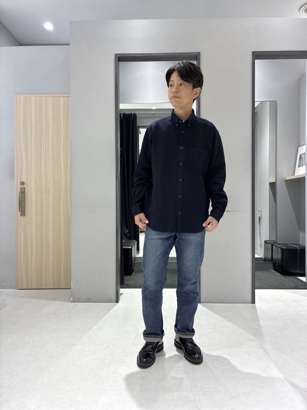 わいずみさんの「TAKEO KIKUCHI｜【尾州織】ショールカラー カーディガン」を使ったコーディネート