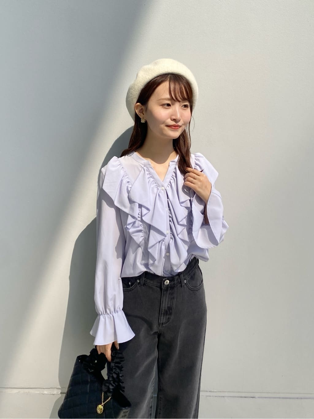 みさかさんの「index｜《丈が選べる》デニムバギーパンツ【洗濯機洗い可】」を使ったコーディネート
