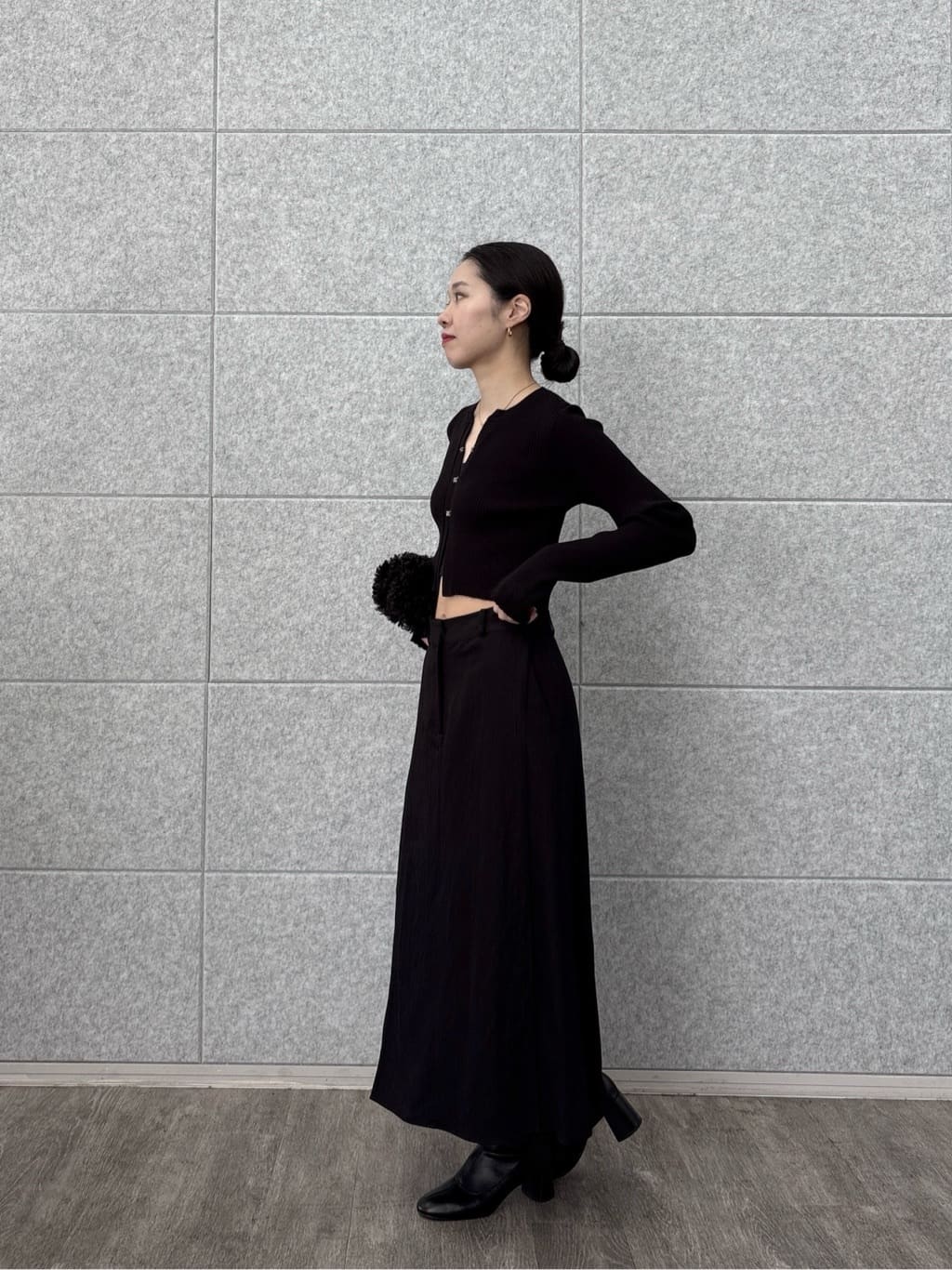 ひなさんの「INDIVI｜シャインツイルラップスカート」を使ったコーディネート
