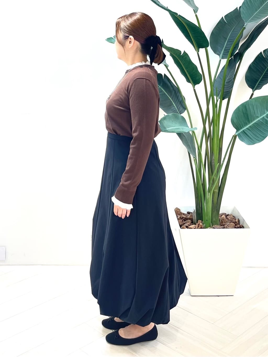Tomoさんの「UNTITLED｜【フリル取り外し可/きれいめエレガント】フリルシャツレイヤード風ニット」を使ったコーディネート