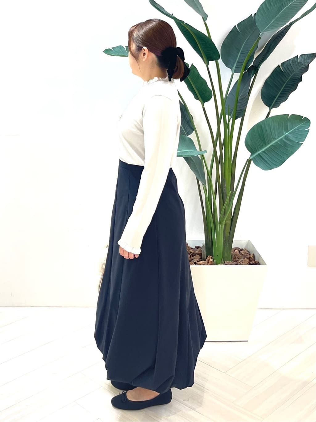 Tomoさんの「UNTITLED｜【フリル取り外し可/きれいめエレガント】フリルシャツレイヤード風ニット」を使ったコーディネート