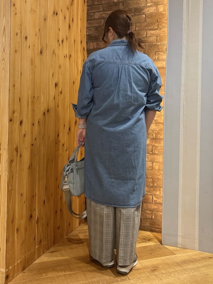 ゆかぴさんの「SHOO･LA･RUE｜【洗濯機可/S-LL】すっきり上品きれい見え タックワイドパンツ」を使ったコーディネート